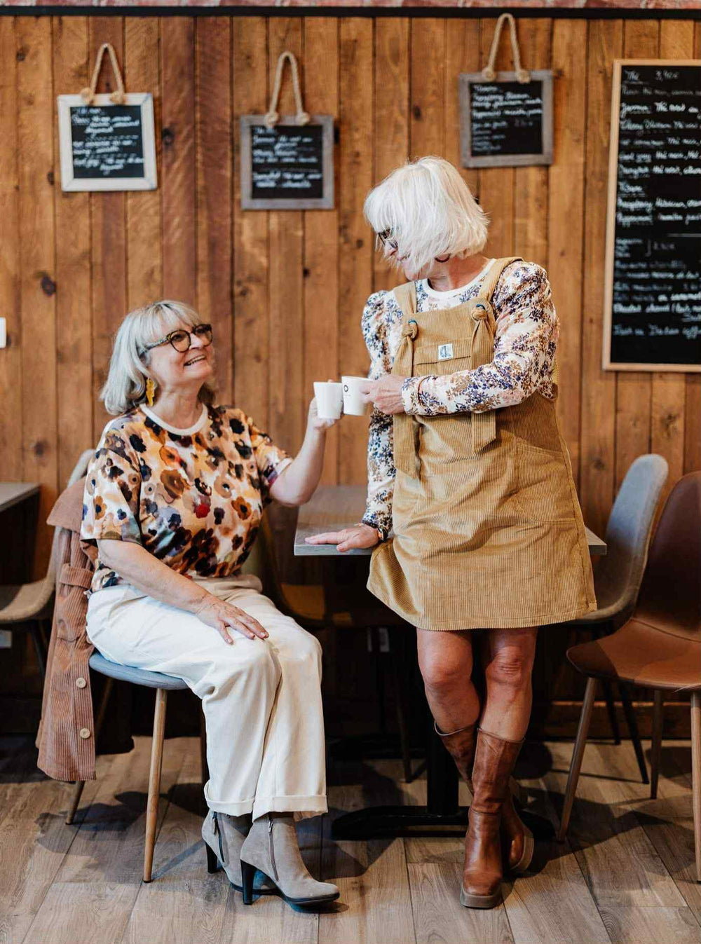 Moment de convivialité et dégustation artisanale au sein de notre chocolaterie.