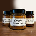 Trio de pots de pâtes à tartiner artisanales : caramel beurre salé, noisette et chocolat noir.